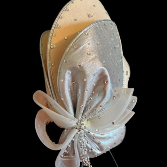 Fabulous Vintage Hat - Picture 2 of 3